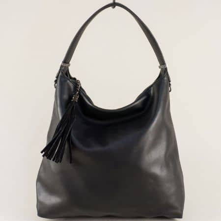 Дамска чанта, тип торба в черен цвят с пискюл ch3150ch