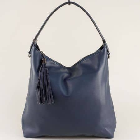 Дамска чанта, тип торба в тъмно син цвят с пискюл ch3150s