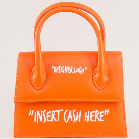 Интересна дамска чанта с надписи в оранжево ch321o