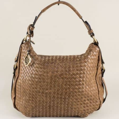 Тъмно кафява дамска чанта, тип торба с декоративна плетка ch3830-26kk