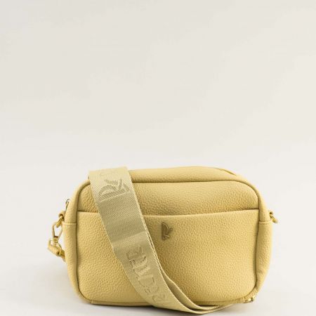 Дамска чанта през рамо в жълт цвят ch3839j