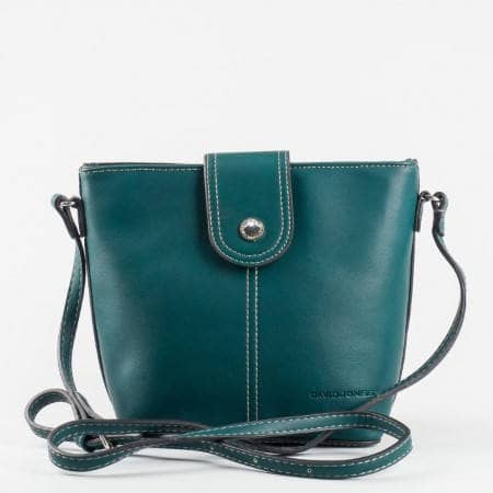 Атрактивна дамска чанта в зелен цвят David Jones с интересна закопчалка ch3932-3z