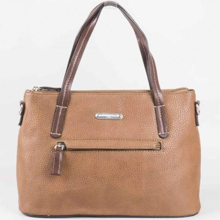 Дамска стилна чанта с преден джоб на френската марка David Jones в кафяв цвят ch3951-1k