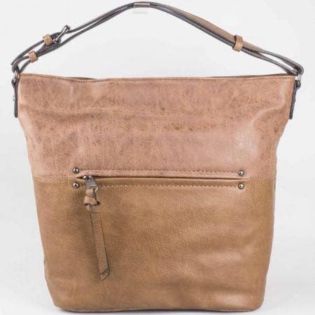 Дамска ежедневна чанта с преден джоб с цип на френския производител David Jones в кафяв  цвят ch3977-3k
