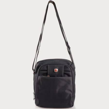 Мъжка черна чанта за всеки ден с практично разпределение и външно задно джобче с лепка- български производител ch4040ch