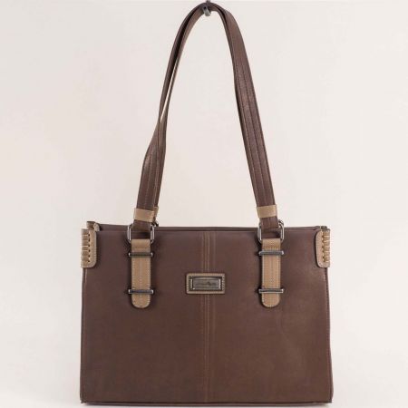 Стилна дамска чанта в кафяв цвят с дълги дръжки за през рамо  ch427tkbj