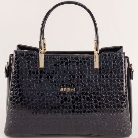 Стилна дамска чанта в черен цвят с ефектен кроко принт ch448zlch