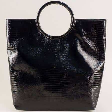 Дамска чанта със стилен змийски принт в черен цвят ch4712krlch
