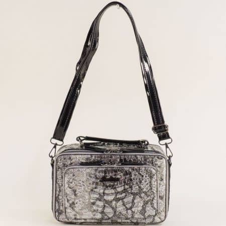 Сребърна дамска чанта с ефектен змийски принт ch4740sr1