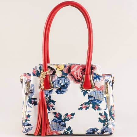 Дамска чанта с пискюл в бяло, синьо и червено ch4744ps1