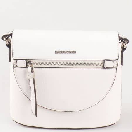 Дамска малка чантичка с атрактивна визия за всеки ден на френския производител David Jones в бяло ch5068-1b