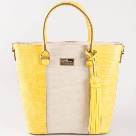 Дамска семпла чанта с атрактивна ежедневна визия на френската марка David Jones в жълто и бежово ch5082-2j