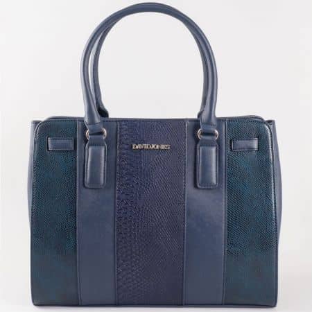 Дамска чанта за всеки ден със ефектен змийски принт на френския производител David Jones в син цвят ch5086-2s