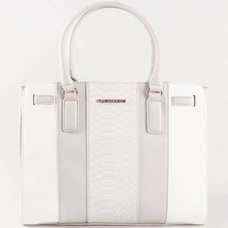 Дамска чанта за всеки ден със стилна визия и змийски принт на френската марка David Jones в сиво ch5086-2sv