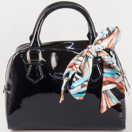 Дамска кокетна чанта с две дръжки и цветно шалче на френската марка David Jones в черен цвят ch5108-1ch