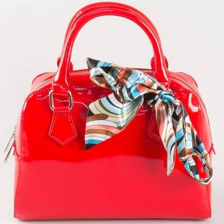 Дамска елегантна чанта с ефектно шалче на френския производител David Jones в червено ch5108-1chv