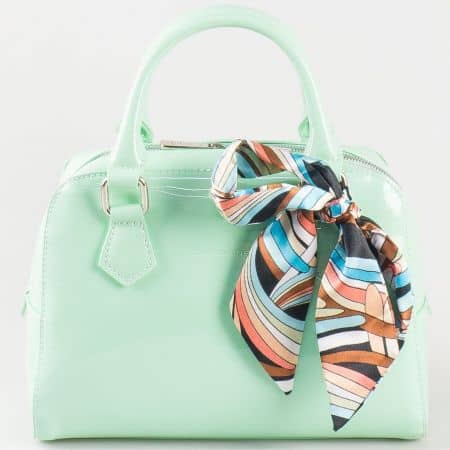 Дамска чанта за всеки ден с атрактивна елегантна визия на френския производител David Jones в зелен цвят ch5108-1z