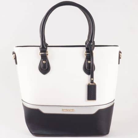 Дамска атрактивна чанта със стилна визия на David Jones в бяло и черно ch5110-3b