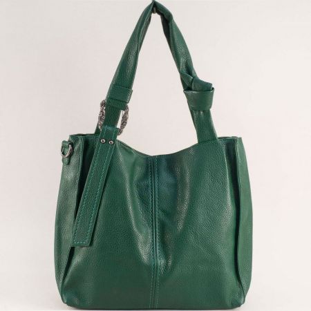 Стилна дамска чанта с една преграда в зелен цвят ch520z