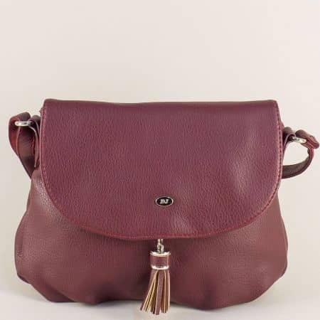Дамска чанта с пискюл и дълга дръжка в цвят бордо ch5627-1bd