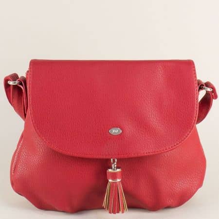 Дамска чанта с пискюл и дълга дръжка в червен цвят ch5627-1chv