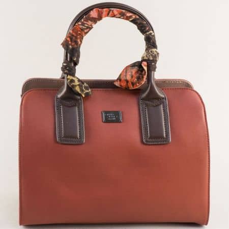 Кафява дамска чанта с декорация- DAVID JONES ch5841-2k