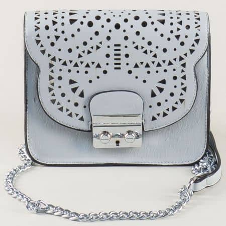 Малка дамска чанта с перфорация в сив цвят ch60382sv