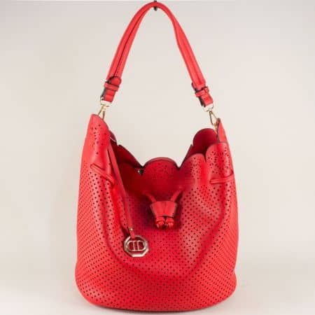 Дамска чанта, тип торба с перфорация в червен цвят ch663553chv