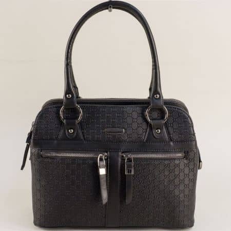 Модерна дамска чанта в черен цвят с преден джоб ch676chps