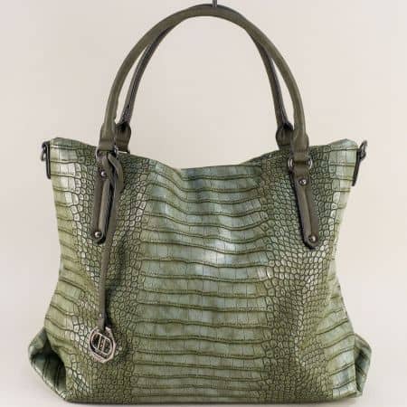 Зелена дамска чанта с три прегради и кроко принт ch6830-106z