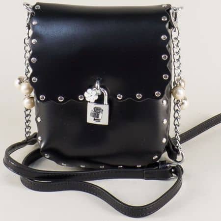 Малка дамска чанта с дълга дръжка и декорация в черно ch8640ch