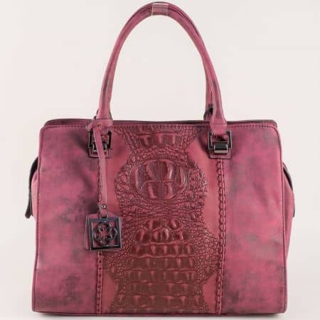 Дамска чанта в цвят бордо от висококачествена еко кожа с две къси и допълнителна дълга дръжка ch90502bd