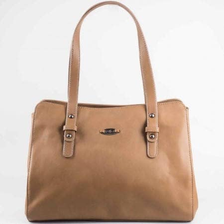 Дамска стилна чанта на известния френския производител David Jones в кафяв цвят cm2722k