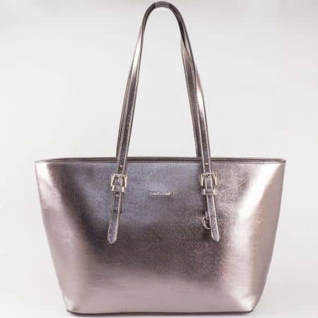 Дамска чанта за всеки ден със стилна визия на известния френски производител David Jones в кафяв цвят cm3093k