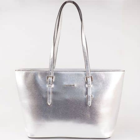 Дамска стилна чанта с къси регулиращи се дръжки на френския производител David Jones в сребристо cm3093sr