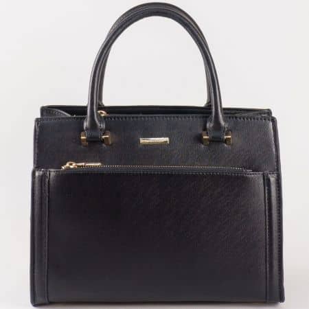 Дамска чанта със стилна визия и преден джоб на David Jones в черно cm3097ch