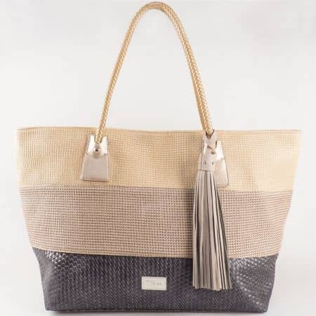 Дамска чанта за всеки ден с пискюл и стилна визия на френския производител David Jones в кафяв цвят cm3104k