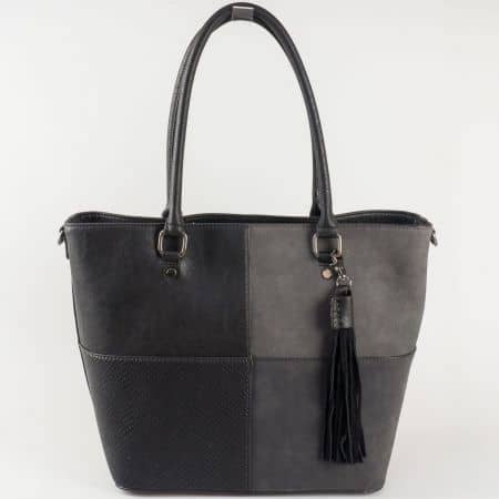 Черна дамска чанта David Jones със стилна визия и висулка cm3233ch