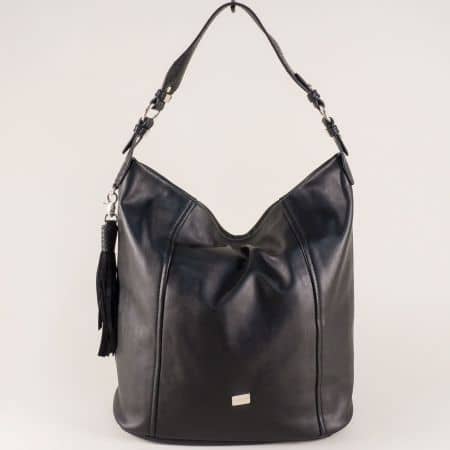 Черна дамска чанта с пискюл- DAVID JONES cm3395ch