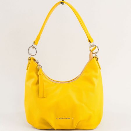 Жълта дамска чанта с практичен заден джоб cm6431j