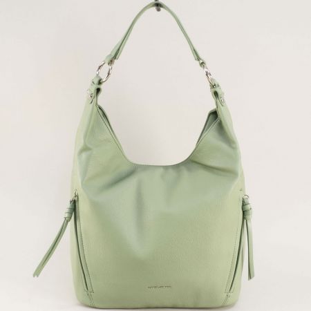 Зелена дамска чанта с една преграда и заден джоб cm6452z