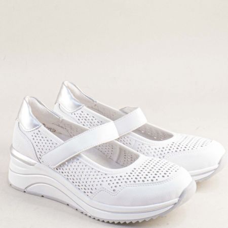 REMONTE дамски обувки на платформа и перфорация в бял цвят d0t21-80