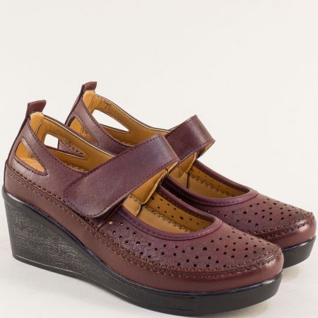 Ежедневни дамски обувки на платформа в цвят бордо e2026bd