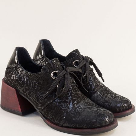 Черна дамска обувка на среден ток с мотиви k0203anch