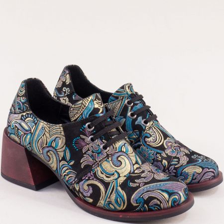 Дамски обувки от ефектна естествена кожа с флорални мотиви k0204chps1