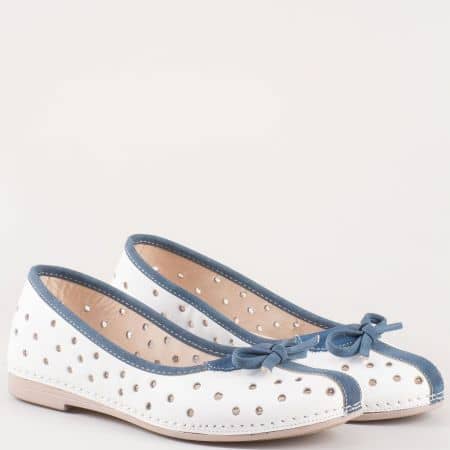 Перфорирани дамски обувки, тип балерини от естествена кожа изцяло- Karyoka в синьо и бяло k1140bs