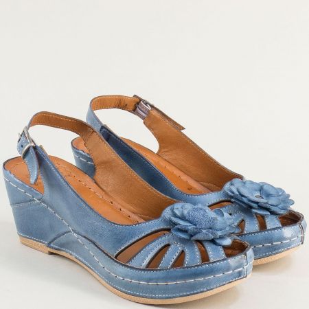 Удобни и леки дамски сандали в синьо естествена кожа k1504s