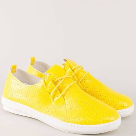 Дамски спортни обувки в жълт цвят на равно ходило kzk6j