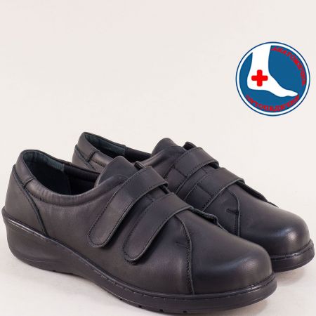 Спортни дамски обувки с велкро закопчаване в черна кожа l5035450ch