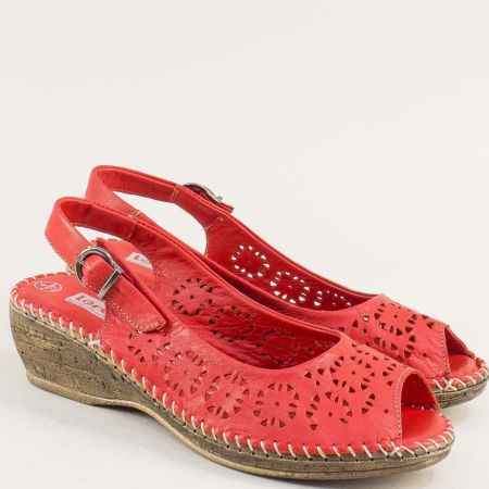 Дамски комфортни сандали за лятото изработени от изцяло естествена кожа на шито клин ходило с ортопедична стелка в червено l52630chv